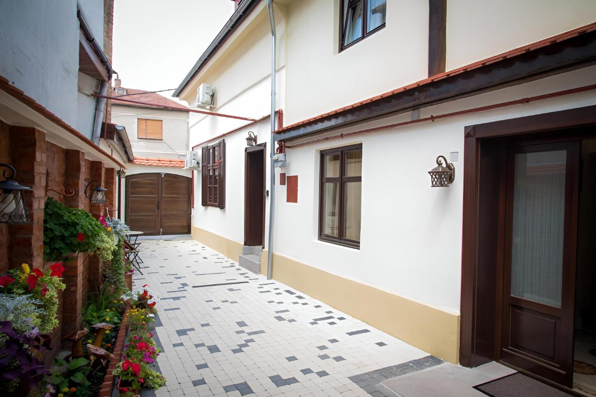 Aparthotel Cochet House Sibiu Esterno foto
