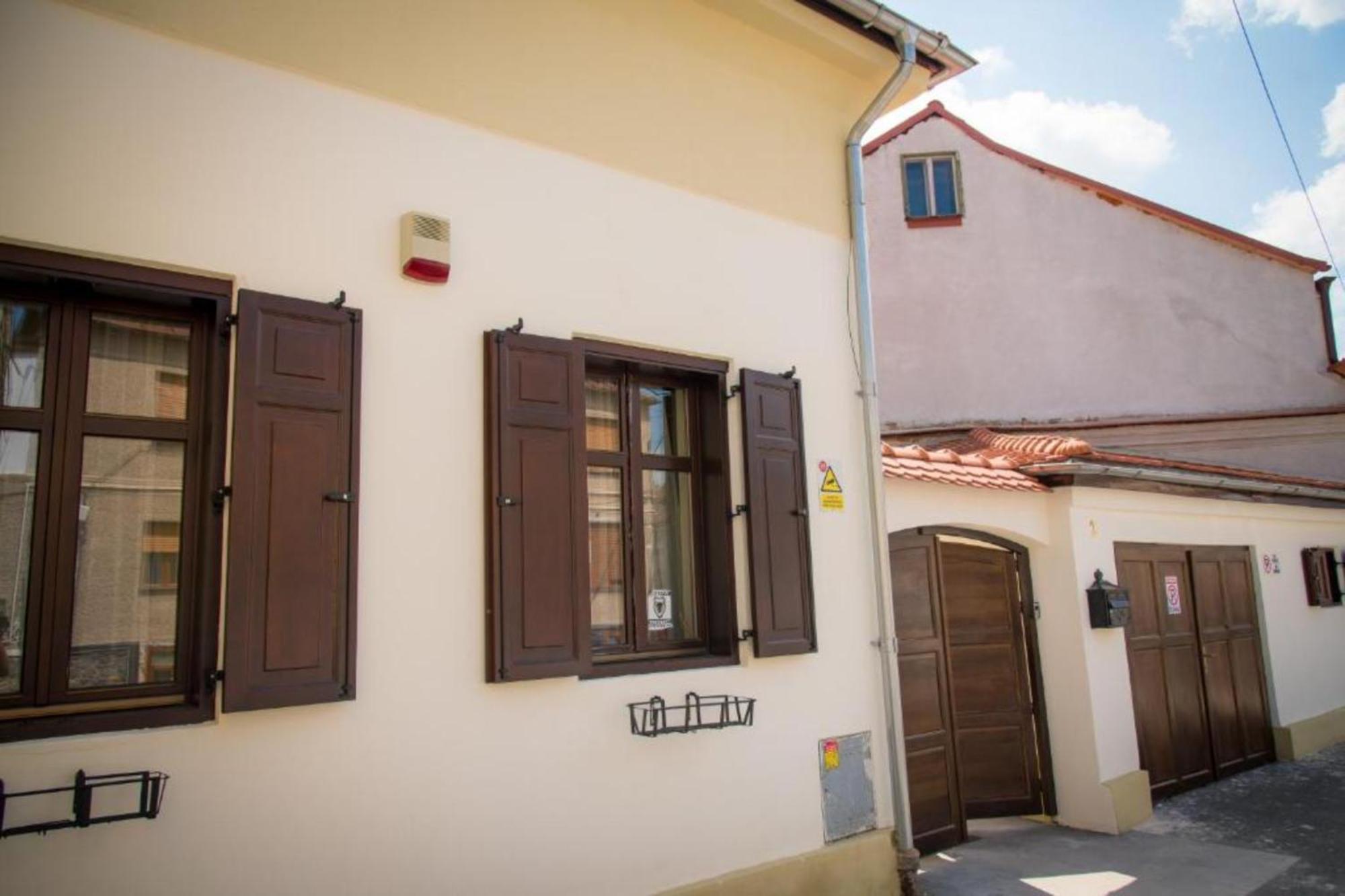 Aparthotel Cochet House Sibiu Esterno foto