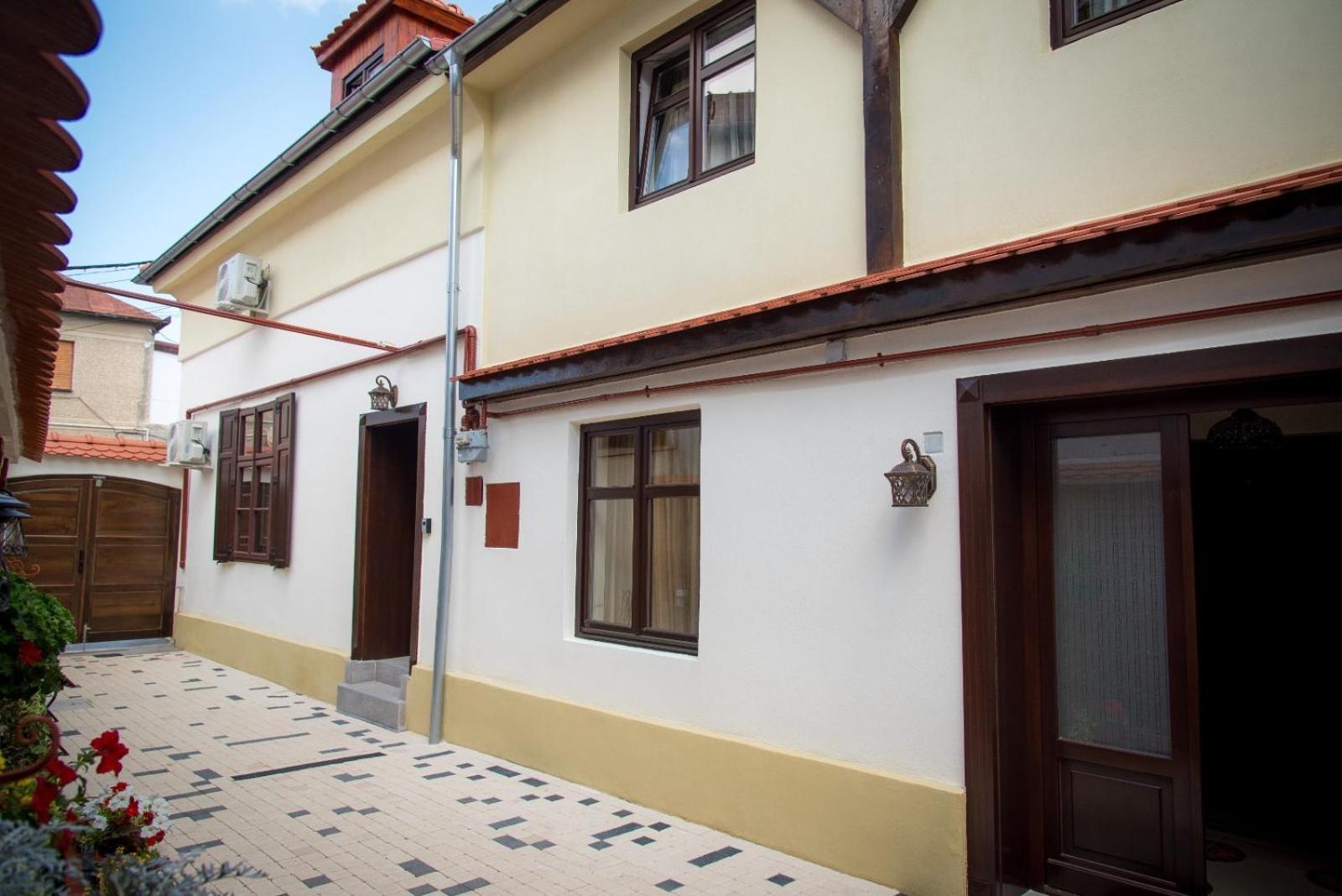 Aparthotel Cochet House Sibiu Esterno foto